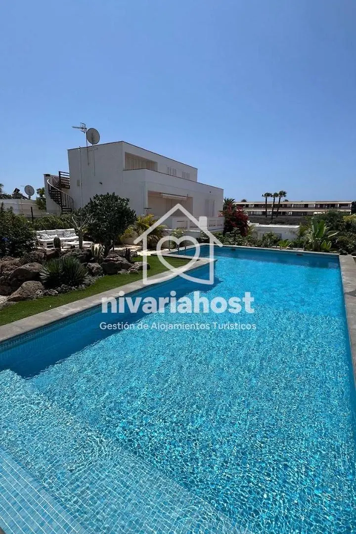 kontakty Bellavista Villa With Private Pool, By Nivariahost